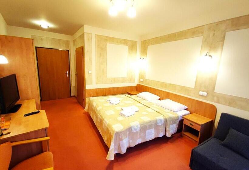 住宿加早餐  Rezydencja 5 Dębów