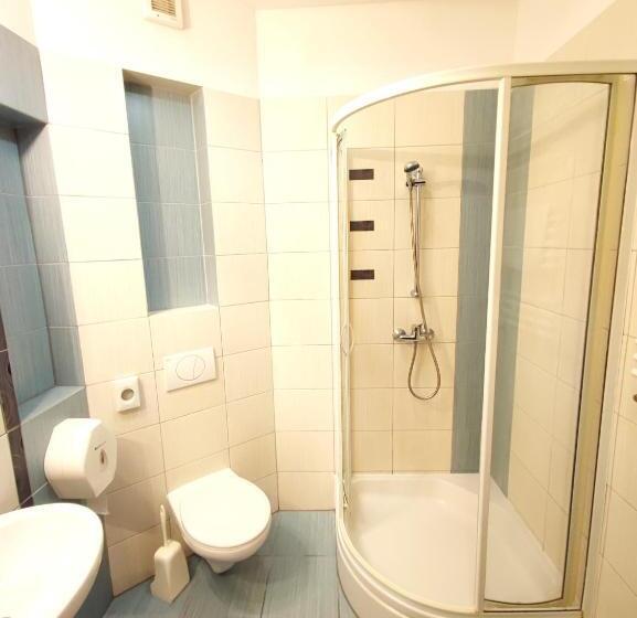 住宿加早餐  Rezydencja 5 Dębów