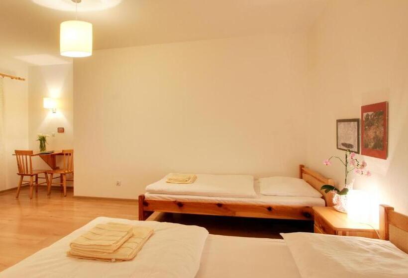 住宿加早餐  Rezydencja Bukowy Dwór