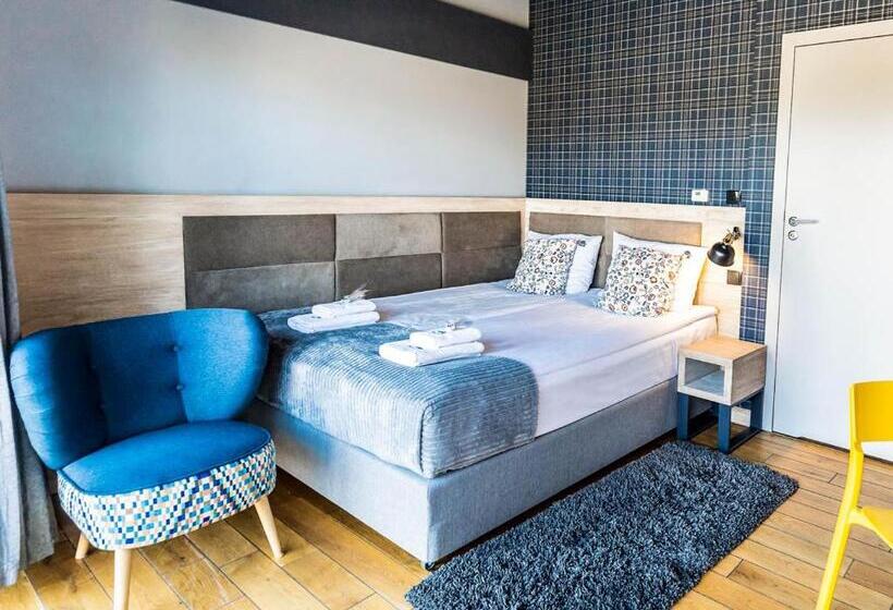 تختخواب و صبحانه Salio Equisport Resort