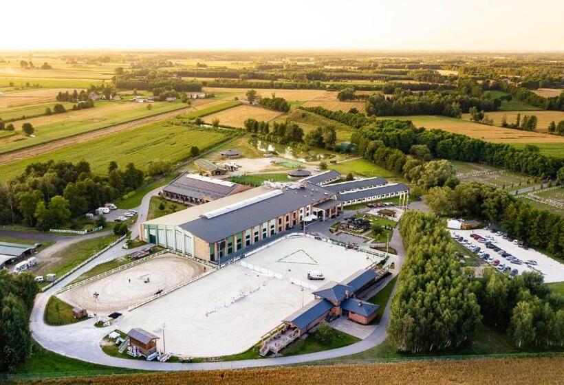 تختخواب و صبحانه Salio Equisport Resort