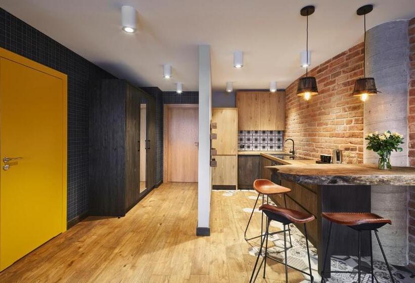 تختخواب و صبحانه Salio Equisport Resort