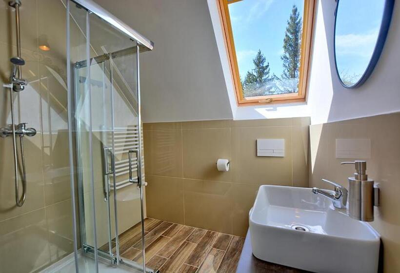 مبيت وإفطار Spa & Resort Bukowiec