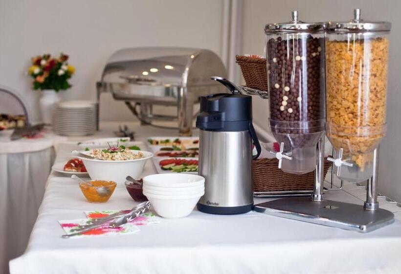 تختخواب و صبحانه Urocza Art Pensjonat