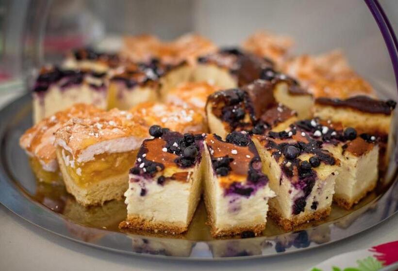 تختخواب و صبحانه Urocza Art Pensjonat