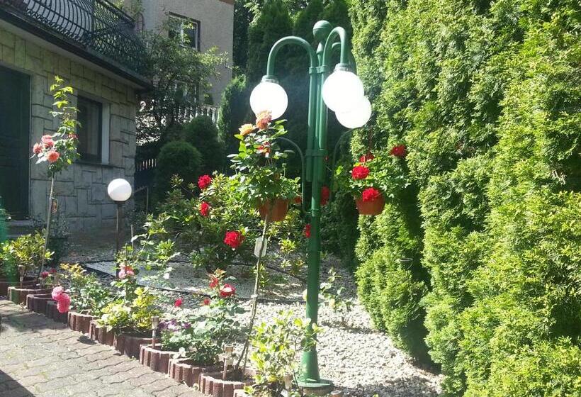 تختخواب و صبحانه Villa Almira