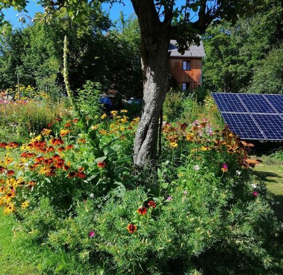 تختخواب و صبحانه Villa Nostalgia