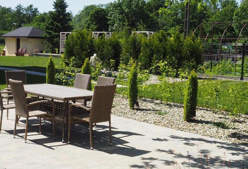 تختخواب و صبحانه Willa Anna