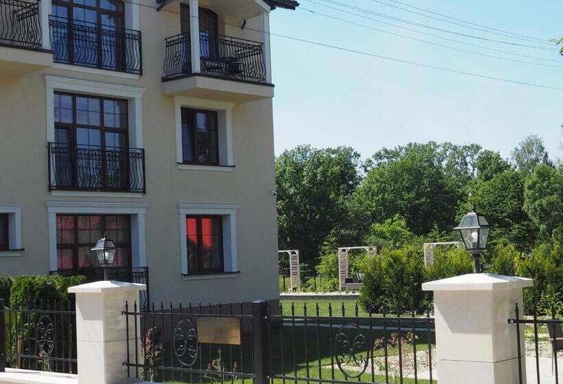 تختخواب و صبحانه Willa Anna