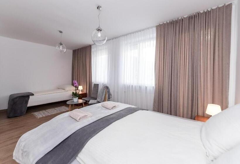 تختخواب و صبحانه Willa Biały Domek