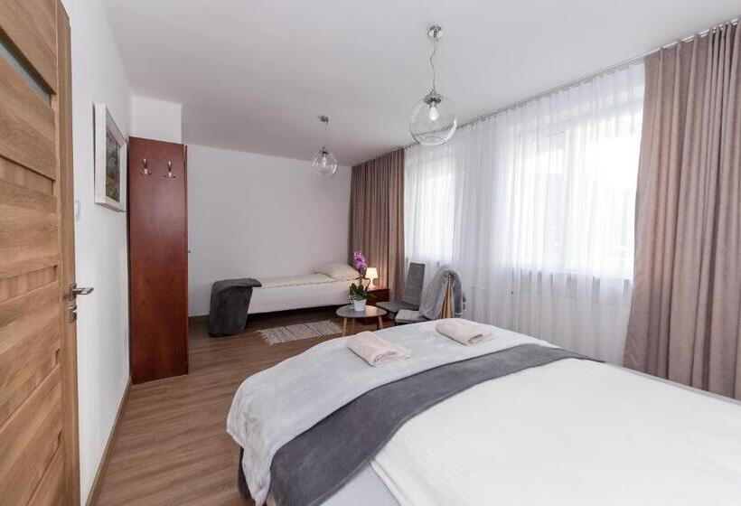 تختخواب و صبحانه Willa Biały Domek