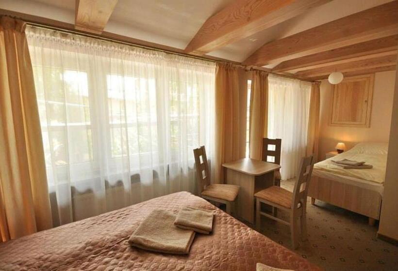 住宿加早餐  Willa Celina