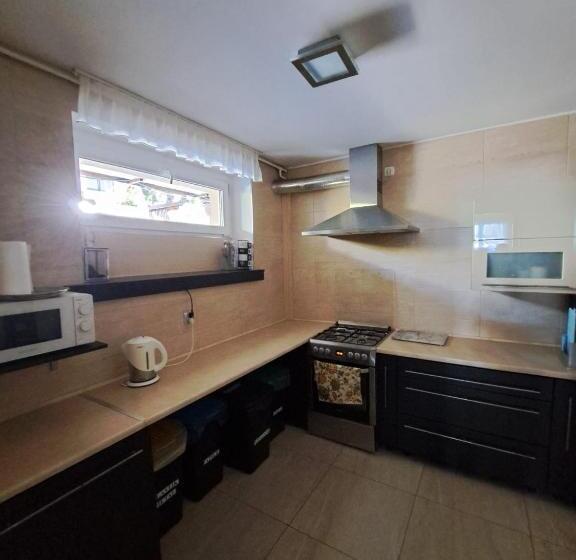 تختخواب و صبحانه Willa Celina