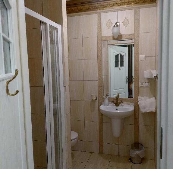 تختخواب و صبحانه Willa Kraj