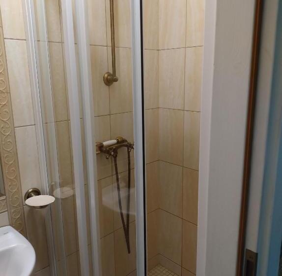 تختخواب و صبحانه Willa Kraj