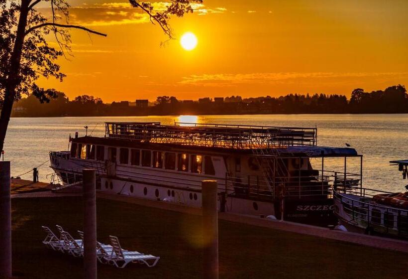 تختخواب و صبحانه Willa Port