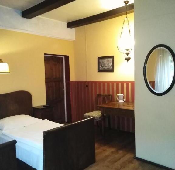 تختخواب و صبحانه Zajazd Pod Różą