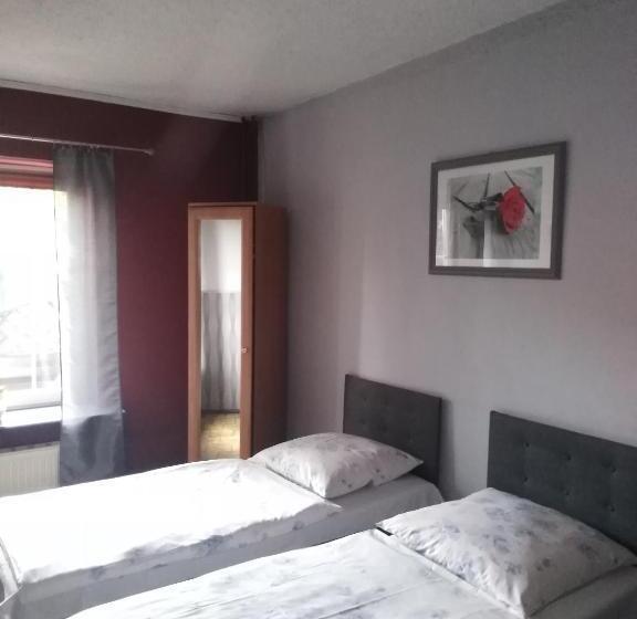 تختخواب و صبحانه Zajazd Pod Różą