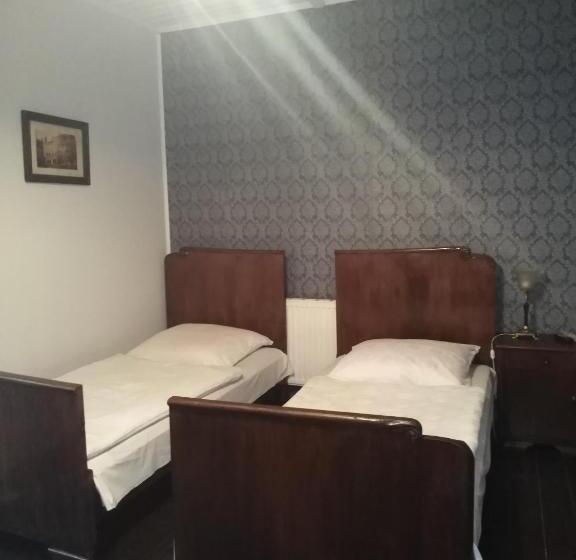 تختخواب و صبحانه Zajazd Pod Różą