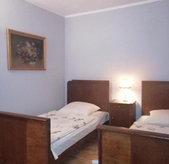 تختخواب و صبحانه Zajazd Pod Różą