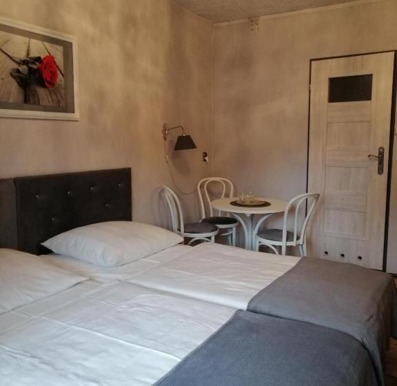 تختخواب و صبحانه Zajazd Pod Różą