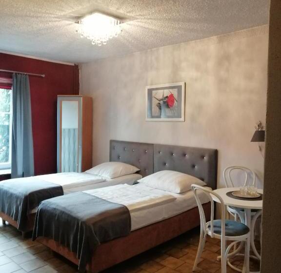 تختخواب و صبحانه Zajazd Pod Różą