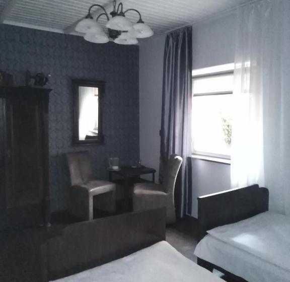 تختخواب و صبحانه Zajazd Pod Różą