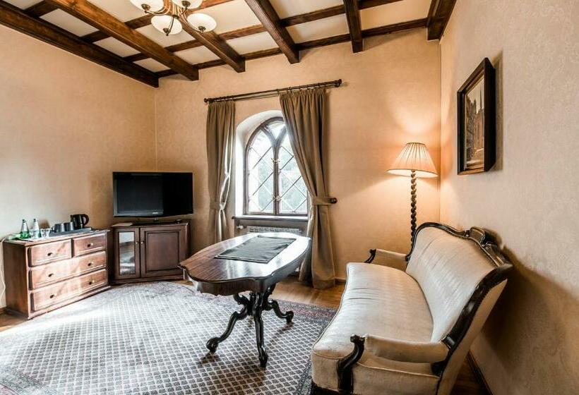 مبيت وإفطار Zamek Rzucewo