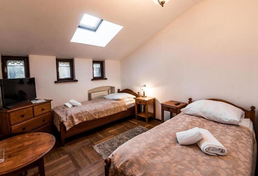 مبيت وإفطار Zamek Rzucewo