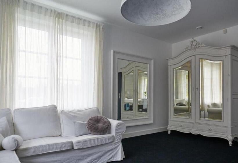 Biała Wstążka B&b