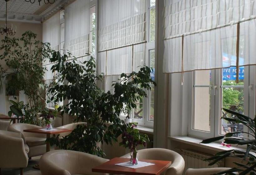 Dworek Brodowo Restauracja Hotel Przyjęcia