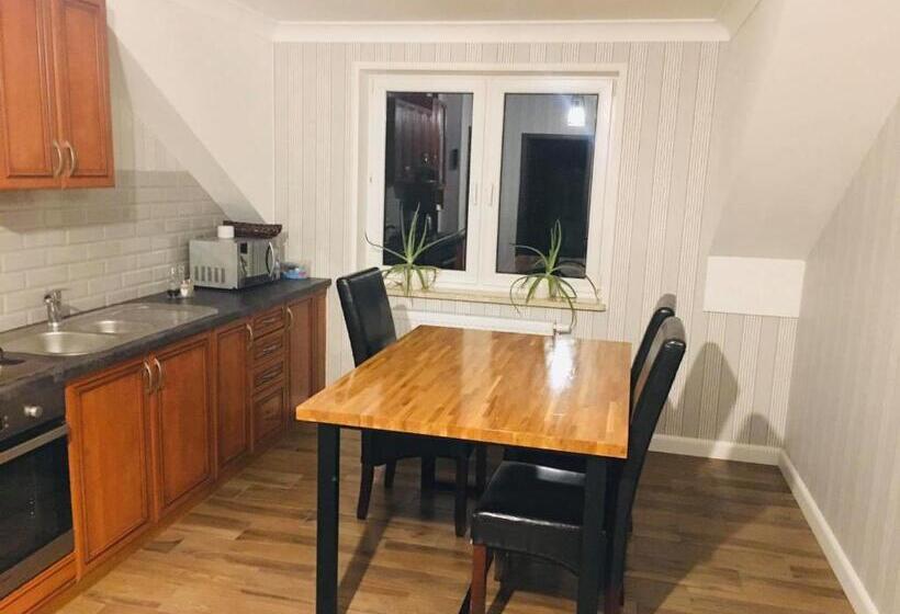 Hostel Lagoya Z Restauracją