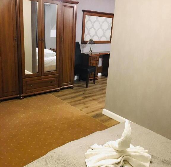 Hostel Lagoya Z Restauracją