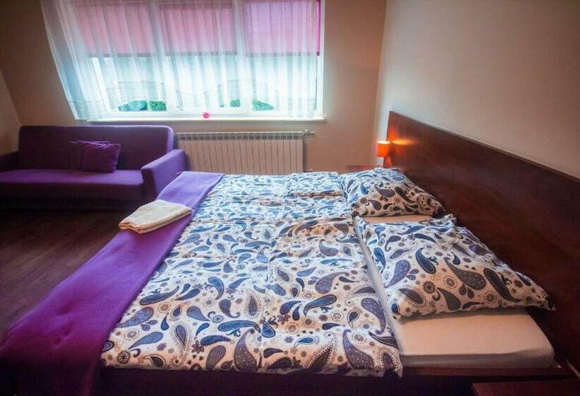 Hostel Soleil