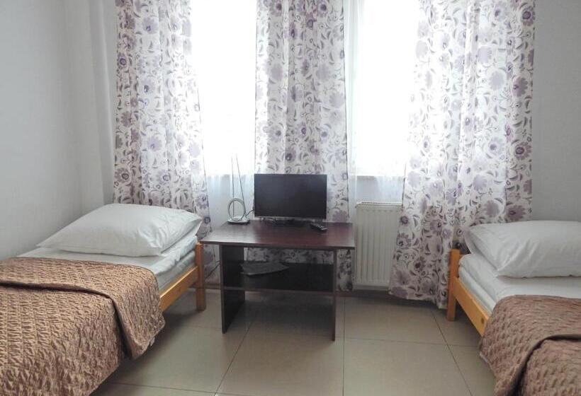 Hostel Wólka Kosowska Z Prywatnymi łazienkami