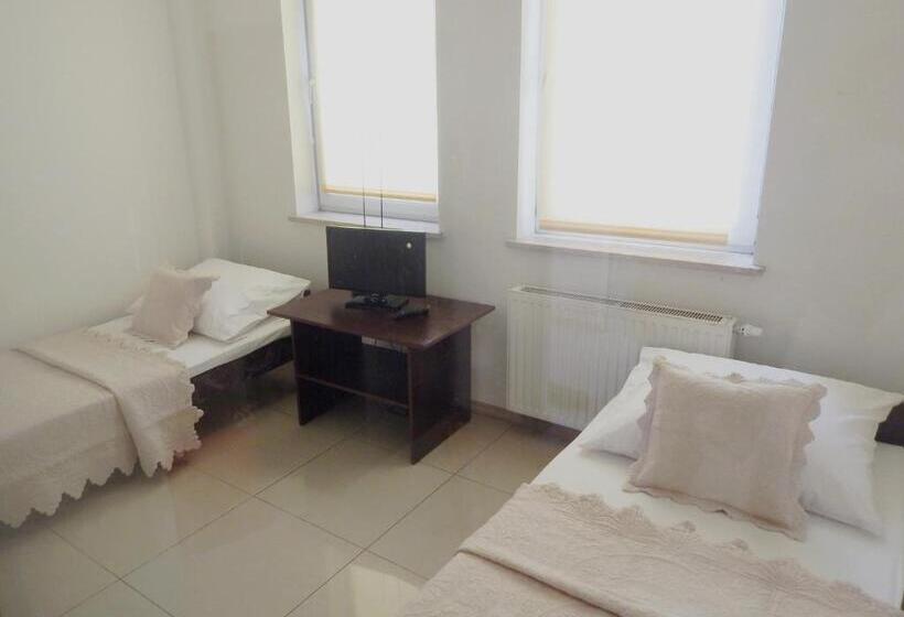 Hostel Wólka Kosowska Z Prywatnymi łazienkami