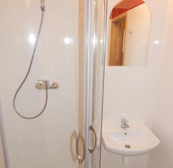 Hostel Wólka Kosowska Z Prywatnymi łazienkami