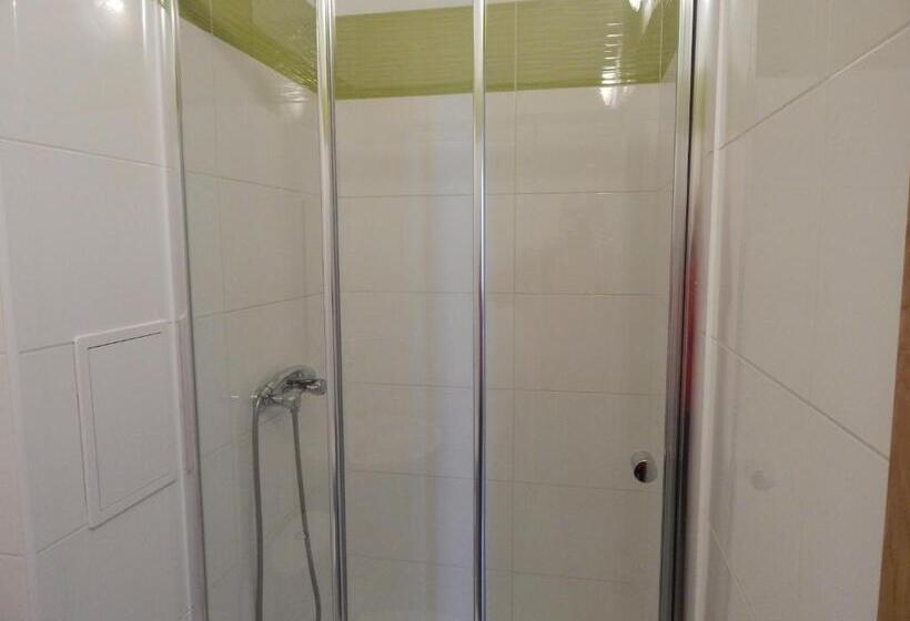 Hostel Wólka Kosowska Z Prywatnymi łazienkami