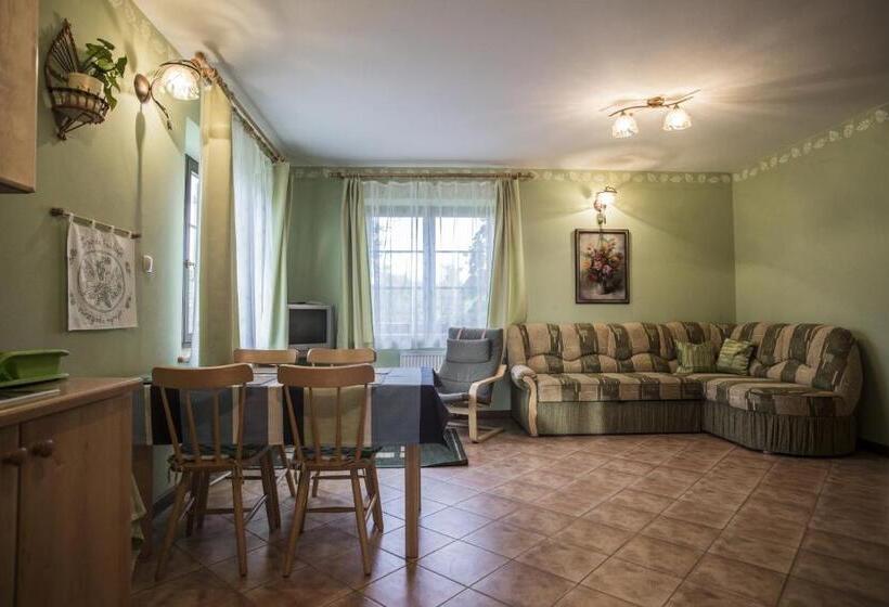 هتل Azuria Agroturystyka