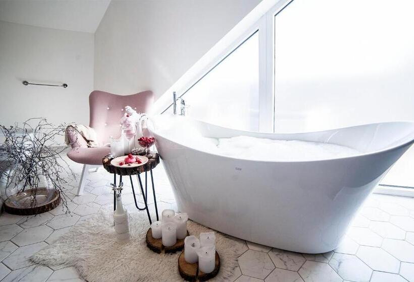 فندق Bacówka Radawa & Spa