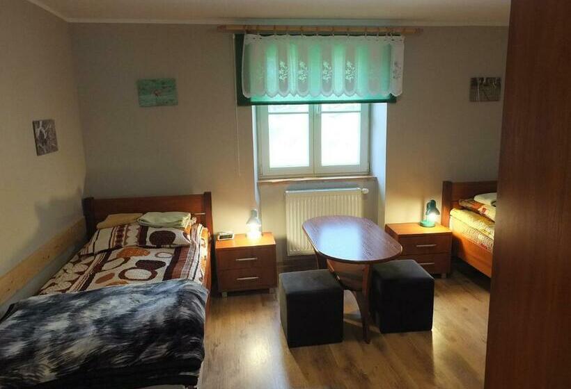 בית מלון כפרי Dwór Klewiny