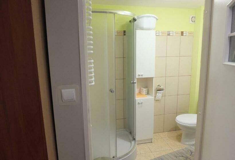 בית מלון כפרי Dwór Klewiny