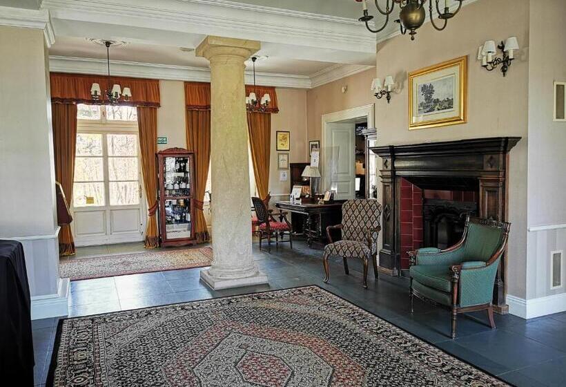 Отель Dwór Sieraków