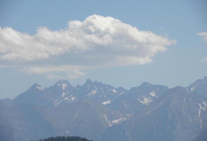 Отель Familiówka