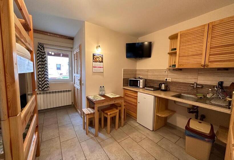 酒店 Farma Albert Korzenie