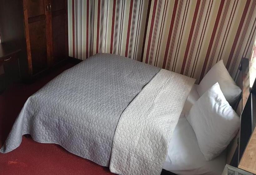 ホテル Ik & Restauracja Złota Kaczka