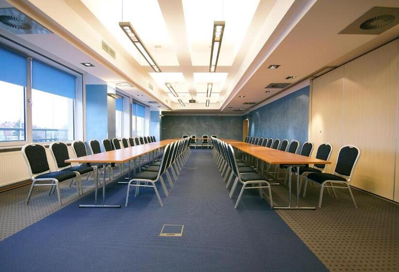 בית מלון כפרי Kamena