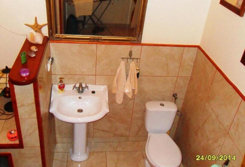 هتل Kasztelania Pod Lipami