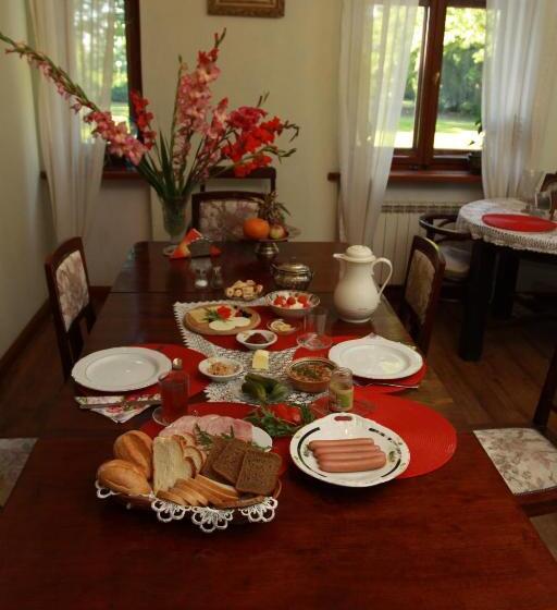 هتل Kasztelania Pod Lipami