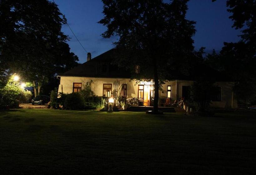 هتل Kasztelania Pod Lipami